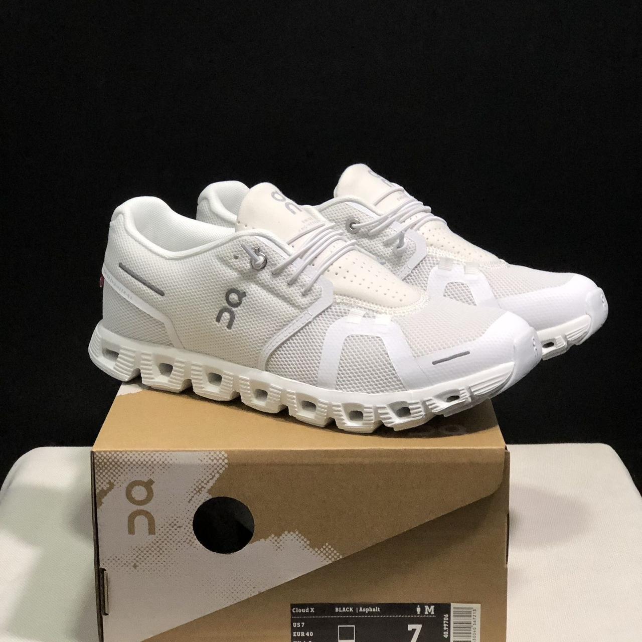 Cloud-Inspired Lightweight Sneakers – Everyday Comfort