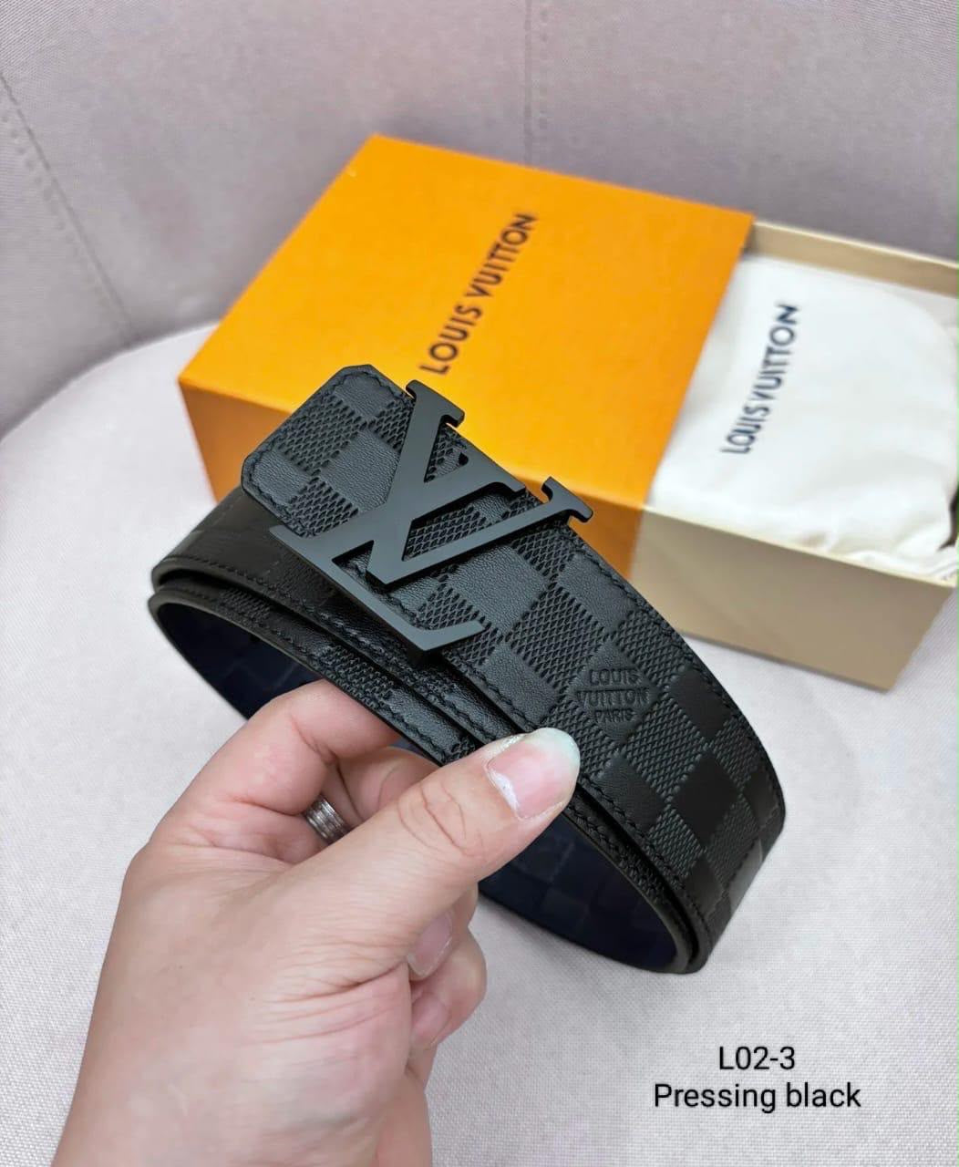 Lv Men's Classic Initial Buckle Reversible Leather Belt (40mm)