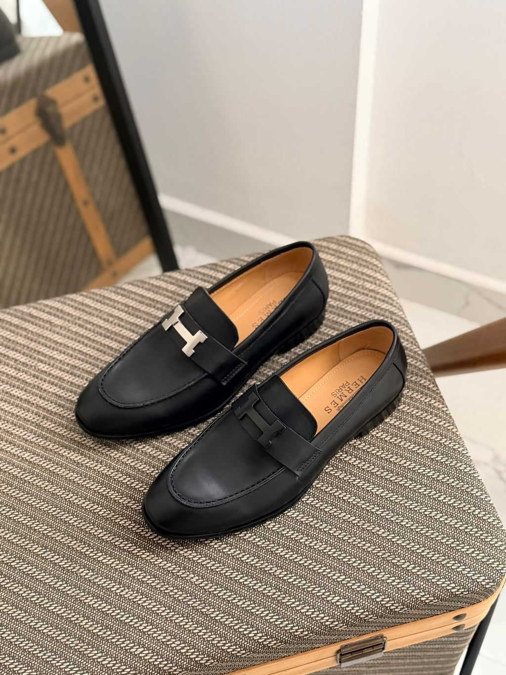 Paris Classic H-Buckle Leather Loafers