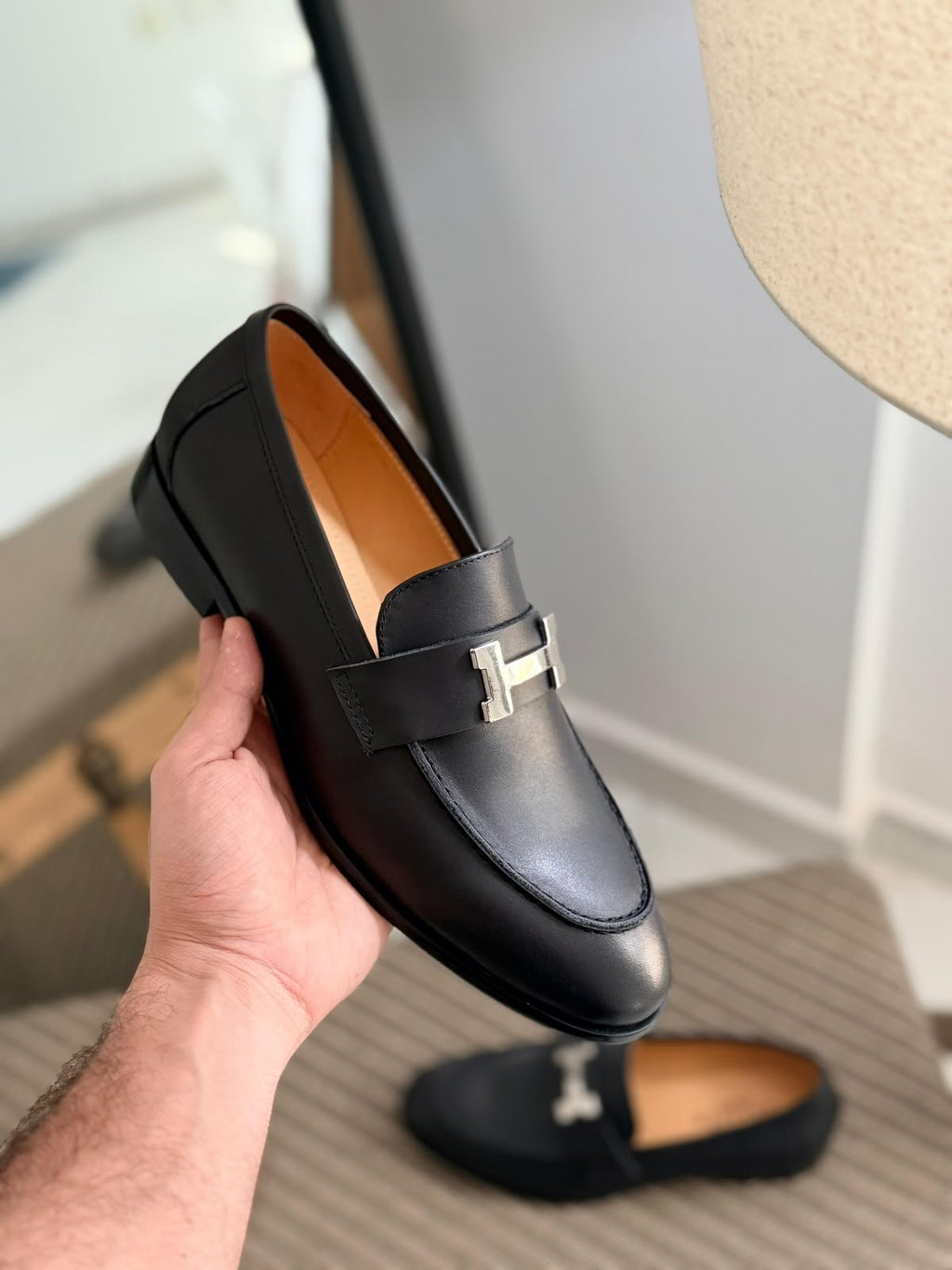 Paris Classic H-Buckle Leather Loafers